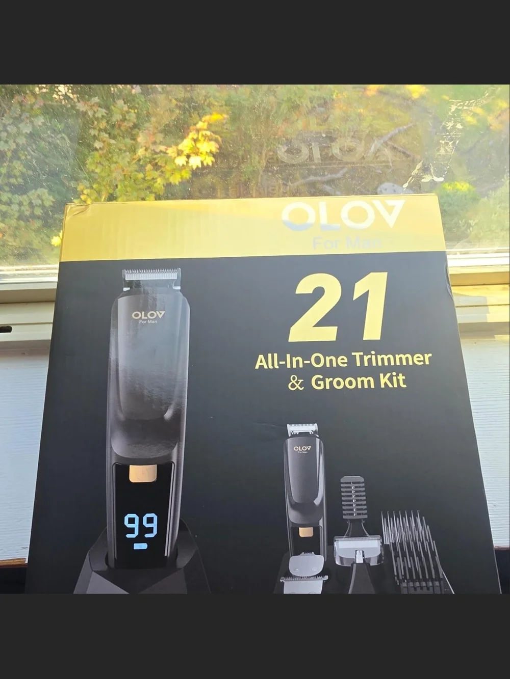 21-Piece All-In-One Trimmer & Groom Kit - Black and Gold